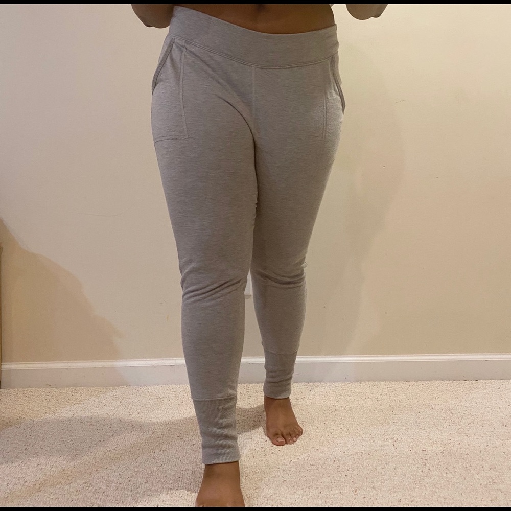 GREY NIKE JOGGERS/SWEATPANTS